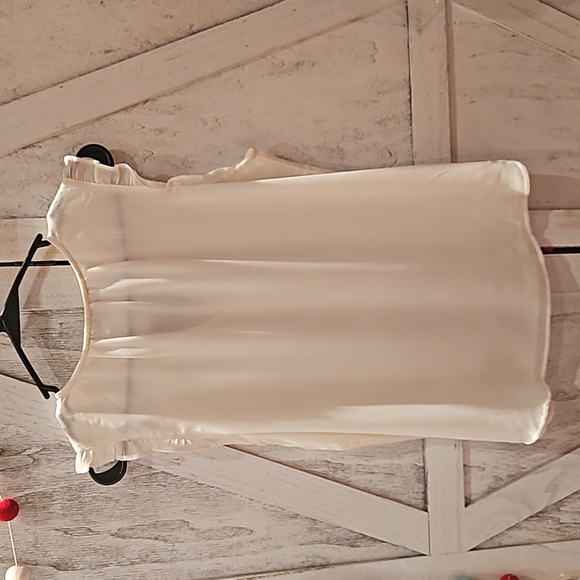 LOFT Sleeveless blouse size S .  off white color. - Picture 8 of 11
